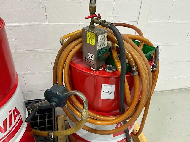 Avia olie opvangbak en olie - afbeelding 13 van  13