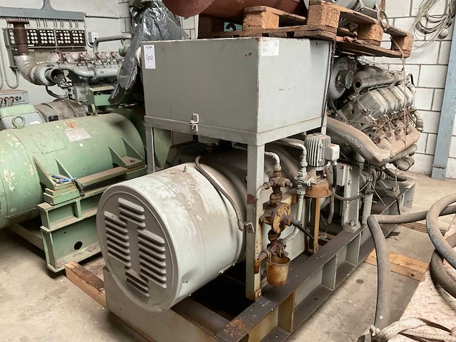 Avk dib 55/200-4d diesel generator (200 kva) - afbeelding 6 van  9