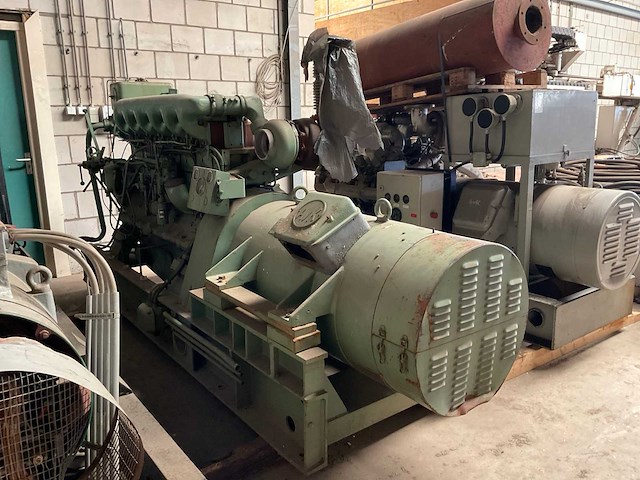 Avk djb80 diesel generator (247 kva) - afbeelding 1 van  13
