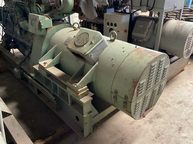 Avk djb80 diesel generator (247 kva) - afbeelding 12 van  13
