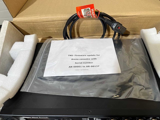 Avolites - titan net switch - diverse lichtapparatuur - afbeelding 2 van  3