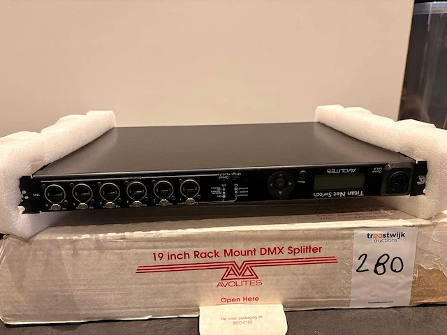 Avolites - titan net switch - light mixing console - afbeelding 1 van  1