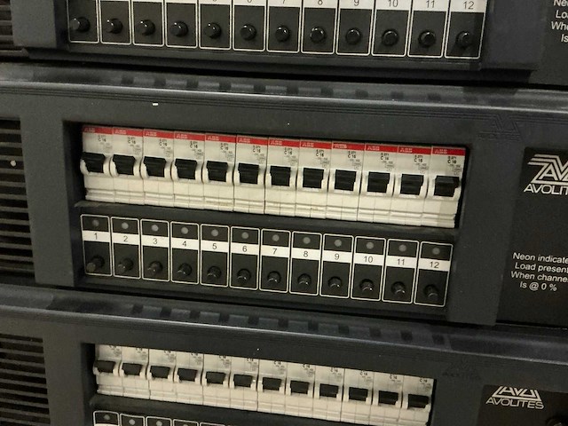Avolites art 2000 dimmer - afbeelding 15 van  15
