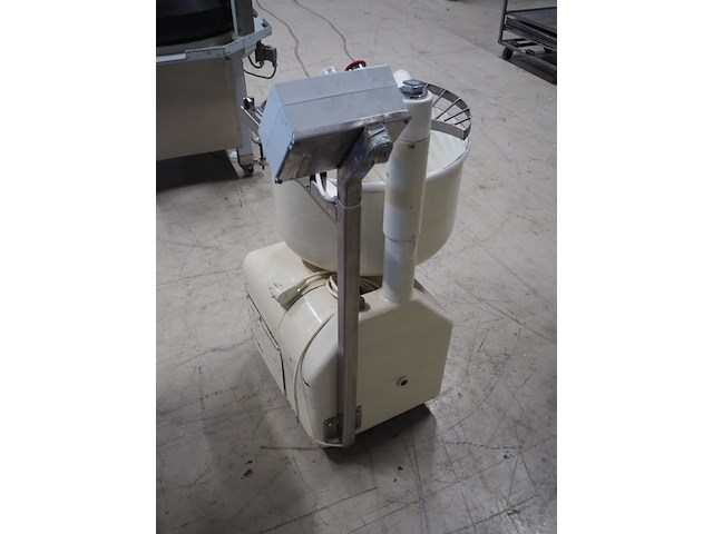 Aw - afbeelding 3 van  6