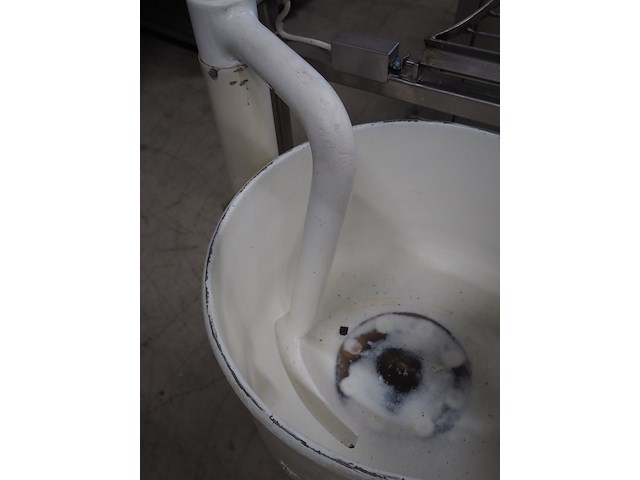 Aw - afbeelding 5 van  6