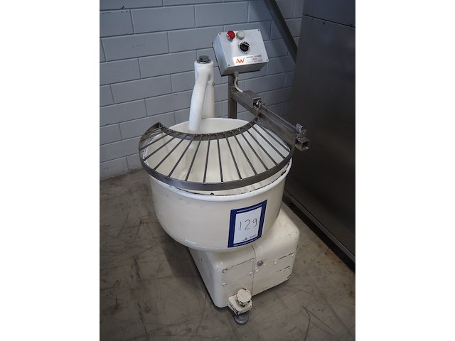 Aw - afbeelding 1 van  7