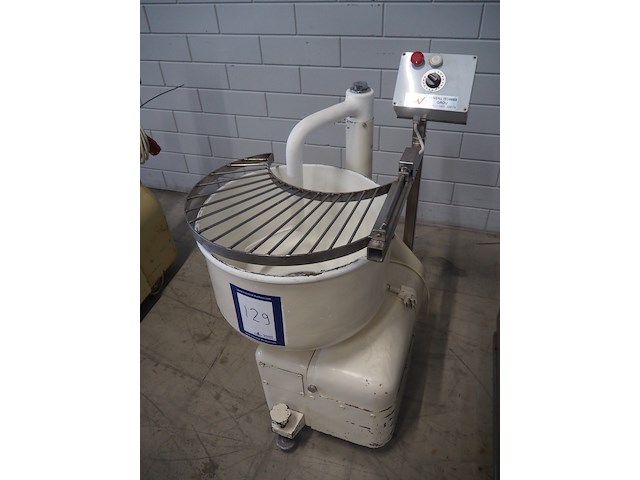 Aw - afbeelding 2 van  7