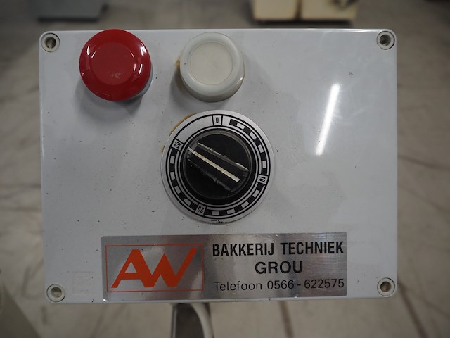 Aw - afbeelding 8 van  8