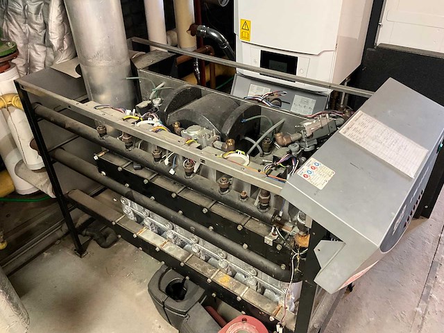 Awb - thermosystem/hr - hoog rendement cv-ketel - afbeelding 3 van  3