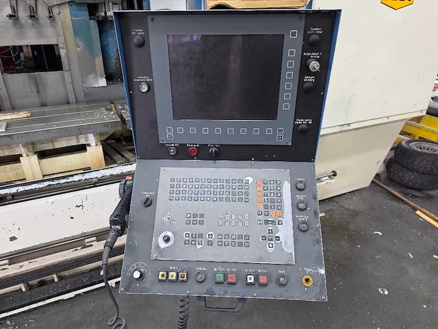 Axa - 2000 - vsc-1-4000-m/e - cnc freesmachine - afbeelding 5 van  17