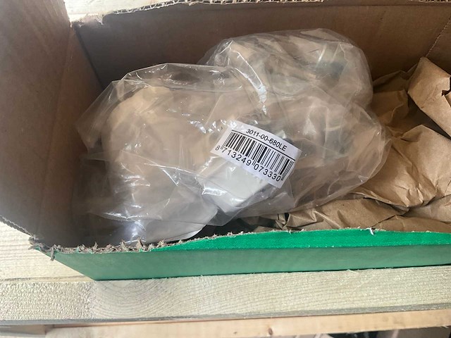 Axa - opbouw pengrendel - ol wit afsluitbaar incl. sluitstuk - deurbeslag (5x) - afbeelding 3 van  5