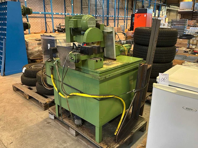 Axa afkortcirkelzaagmachine - afbeelding 1 van  9