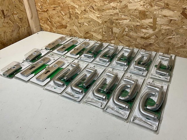 Axa deurkrukken en schilden (17x) - afbeelding 1 van  9