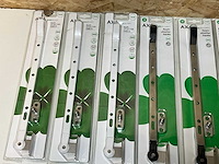 Axa raamsluitingen en raamuitzetters (18x) - afbeelding 4 van  8