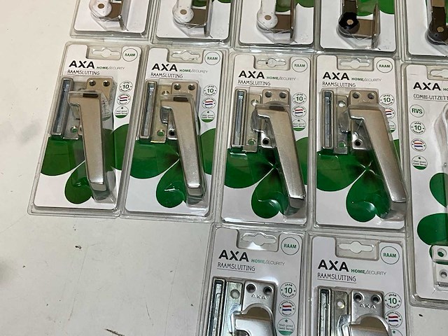 Axa raamsluitingen en raamuitzetters (18x) - afbeelding 7 van  8