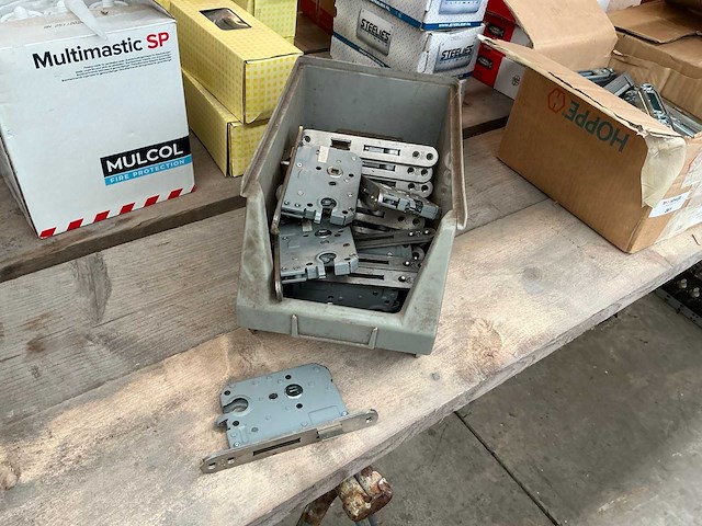 Axa sluitwerk deur (20x) - afbeelding 1 van  2