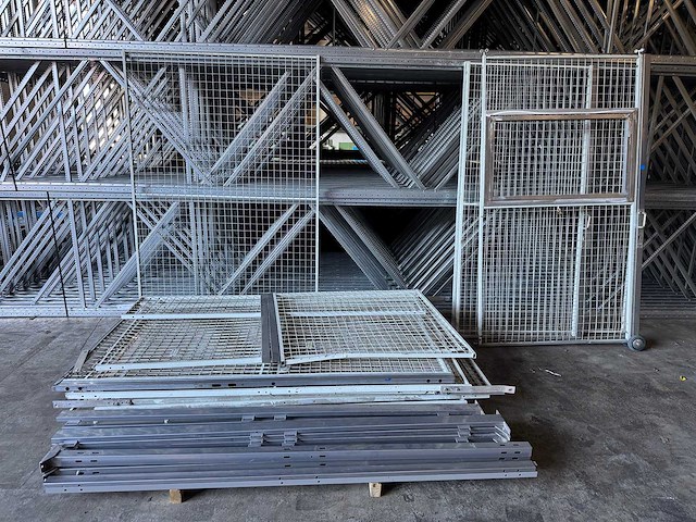 Axelent - veiligheidsgaaswand ca 12x2,2 meter v.v. 2 deuren - afbeelding 1 van  10