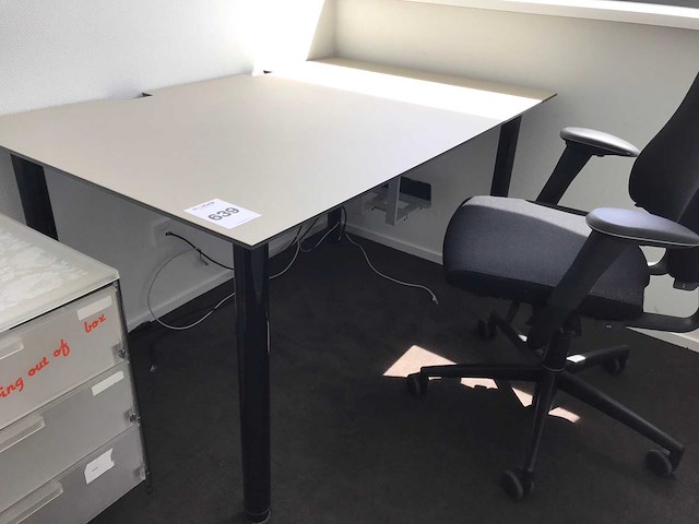Axia bureaustoel met bureau en kartell ladeblok (3x) - afbeelding 2 van  2