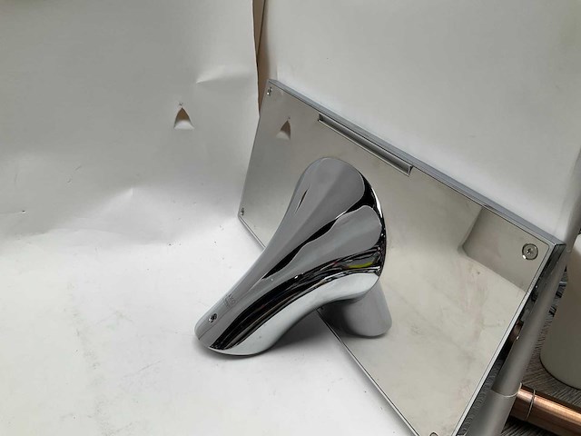 Axor hansgrohe massaud 18118000 waterval wastafelkraan - afbeelding 6 van  13