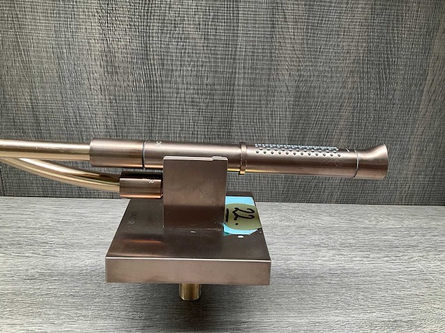 Axor starck showerporter wandhouder met staafhanddouche 2jet en doucheslang brushed red gold - afbeelding 5 van  8