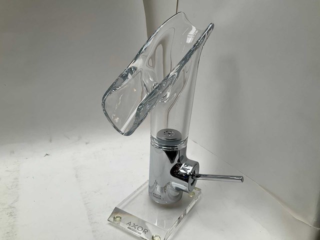 Axor starck v wastafelkraan met glazen uitloop - afbeelding 6 van  8