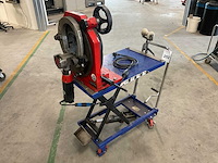 Axxair cc170 buizen zaagmachine op heftafel - afbeelding 1 van  8