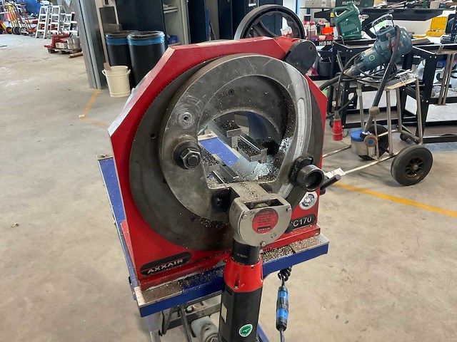 Axxair cc170 buizen zaagmachine op heftafel - afbeelding 3 van  8