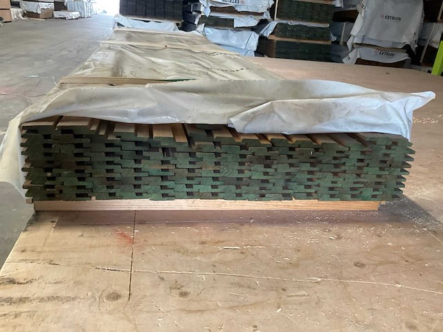 Ayous shiplap, thermisch gemodificeerd hout (123x) - afbeelding 3 van  4