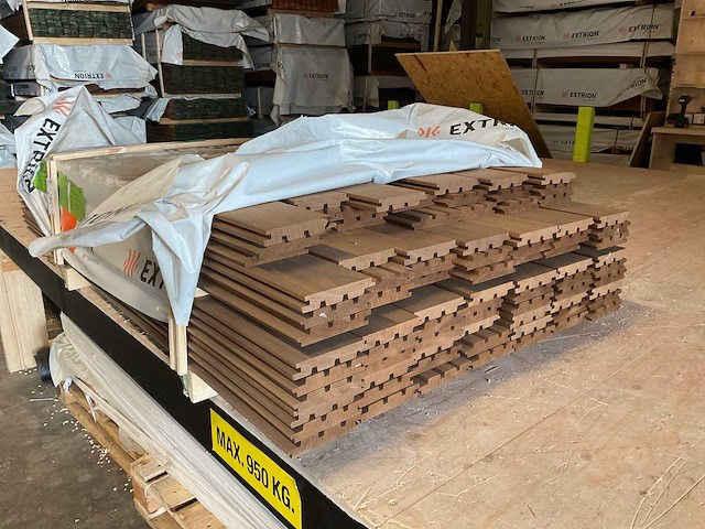 Ayous triple rhombus, thermisch gemodificeerd hout (84x) - afbeelding 1 van  6