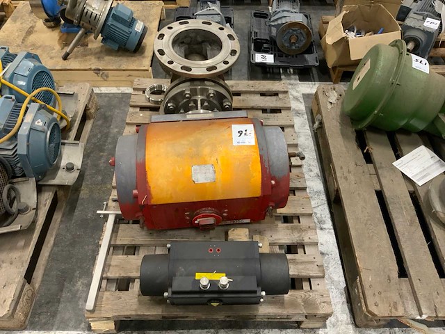Az pneumatische 3-weg klep en actuator - afbeelding 1 van  3