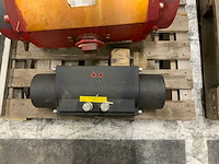 Az pneumatische 3-weg klep en actuator - afbeelding 2 van  3