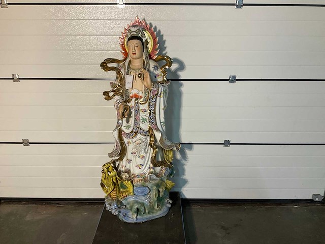 Aziatisch keramisch beeld - afbeelding 1 van  3