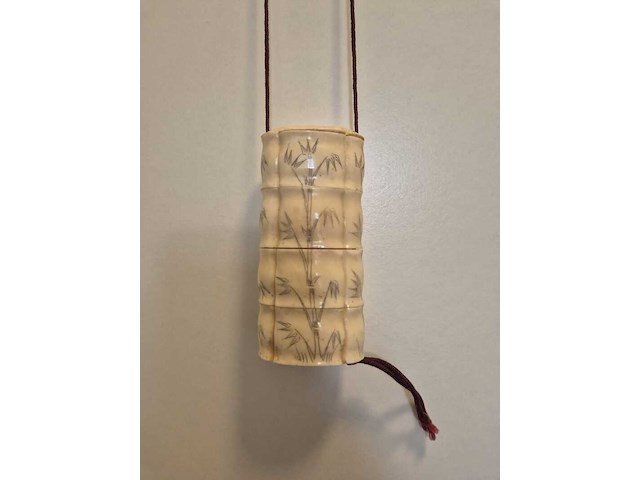 Aziatische inro gesneden uit bot - afbeelding 1 van  7