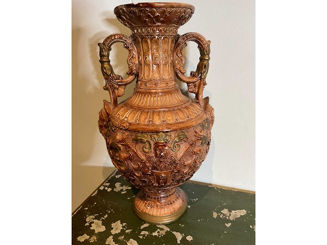 Aziatische vaas met reliëf - afbeelding 1 van  7