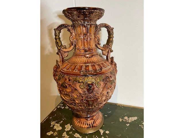 Aziatische vaas met reliëf - afbeelding 2 van  7