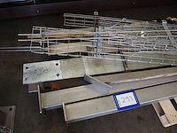 Azo - afbeelding 8 van  33