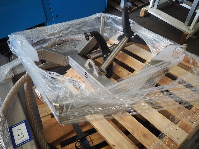 Azo - afbeelding 11 van  33