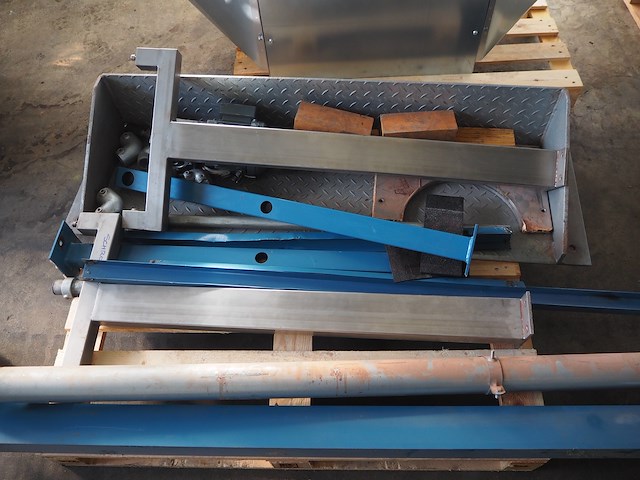 Azo - afbeelding 15 van  33