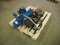 Azo - afbeelding 16 van  33