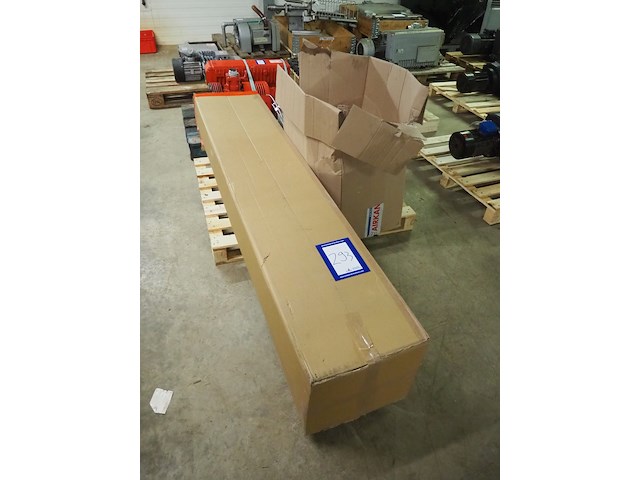 Azo - afbeelding 22 van  33