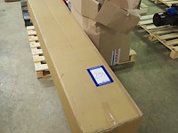 Azo - afbeelding 22 van  33