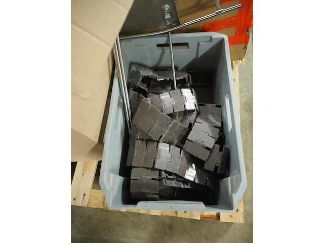 Azo - afbeelding 25 van  33