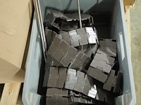 Azo - afbeelding 25 van  33