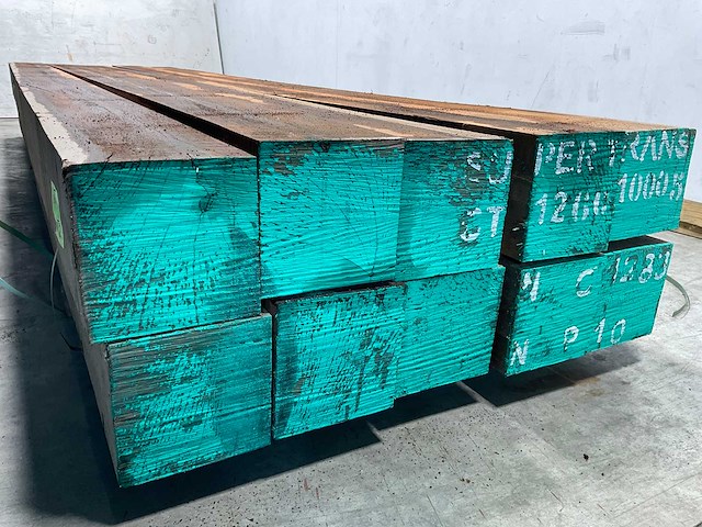 Azobe aic hardhouten balk 400x20x20 cm (6x) - afbeelding 1 van  5