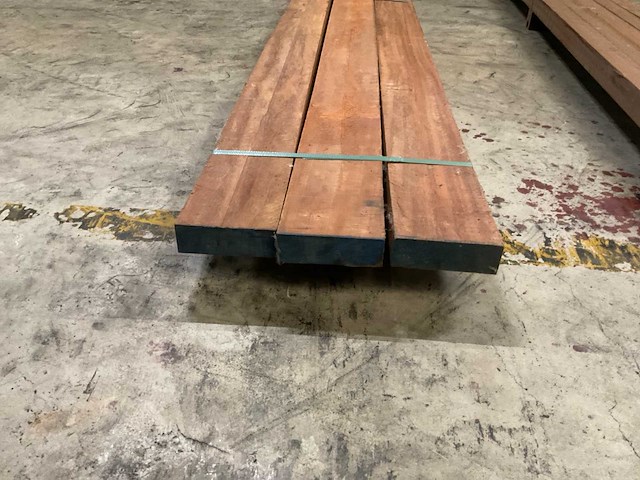 Azobe balk 50x150 mm (3x) - afbeelding 1 van  2