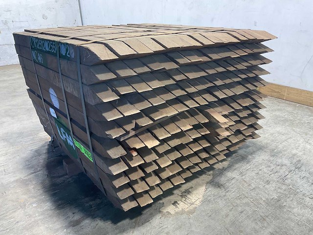 Azobé fas hardhouten tuinpaal gepunt 100x6x6 cm (136x) - afbeelding 4 van  6