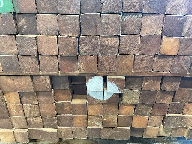 Azobé fas hardhouten tuinpaal gepunt 100x6x6 cm (136x) - afbeelding 6 van  6