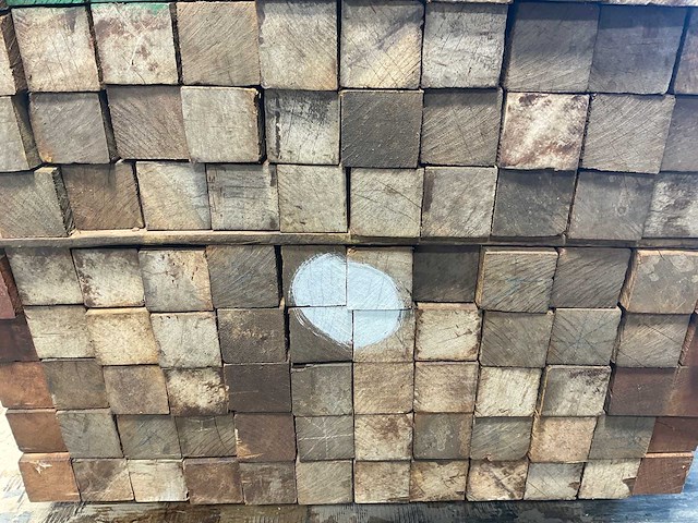 Azobé fas hardhouten tuinpaal gepunt 100x7x7 cm (120x) - afbeelding 7 van  7