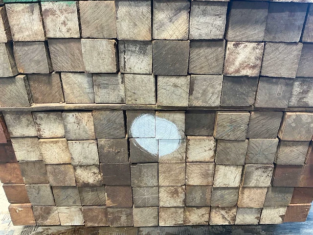 Azobé fas hardhouten tuinpaal gepunt 100x7x7 cm (120x) - afbeelding 7 van  7