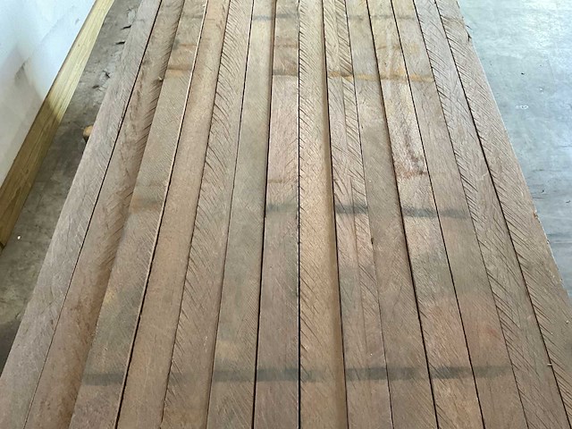 Azobé fas hardhouten tuinpaal gepunt 275x7x7 cm (160x) - afbeelding 3 van  3